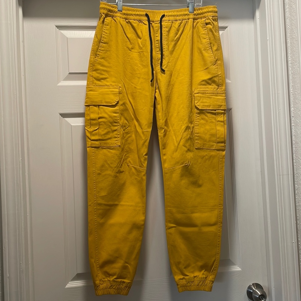 Mustard cargo pants FOREVER 21 brand new w/ tag never worn Mens larger